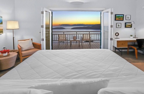 Playa Sardinas I Bed & Breakfast | 2 in 1 Villas with a private balcony showcasing stunning seascape views