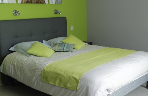 Puyloubier House | Charming B & B Retreat at the Foot of Sainte Victoire