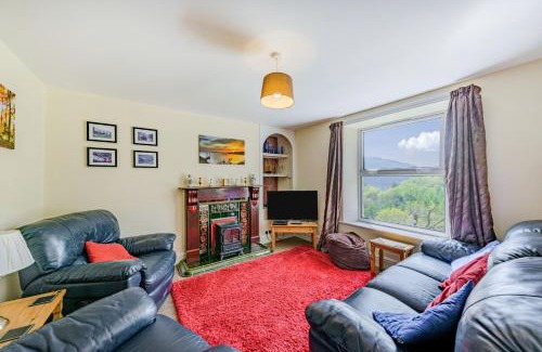 Corris Apartment | Discover 2 Isygraig: Pet-Friendly Retreat with Great Reviews