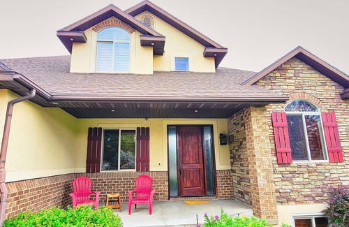 Morgan County House | 2 King, 2 Queen, 7 Twin, Wasatch Back Mountain Luxury BnSki in Morgan County.