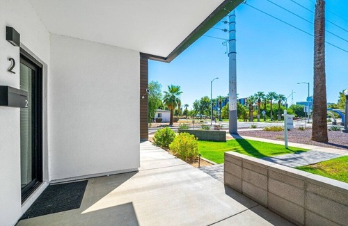 Roosevelt House | 2 KING beds | Walking distance to food and fun DT