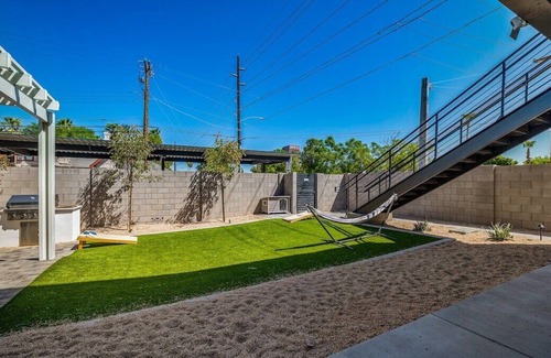 Roosevelt House | 2 KING beds | Walking distance to food and fun DT