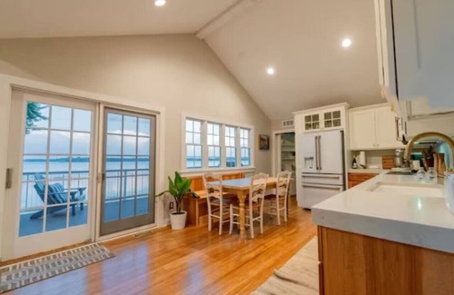 Waconia House | Family Fun Awaits at Lake Waconia Homes for 16 Guests