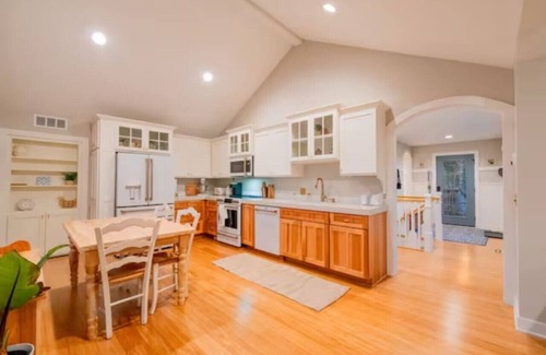 Waconia House | Family Fun Awaits at Lake Waconia Homes for 16 Guests