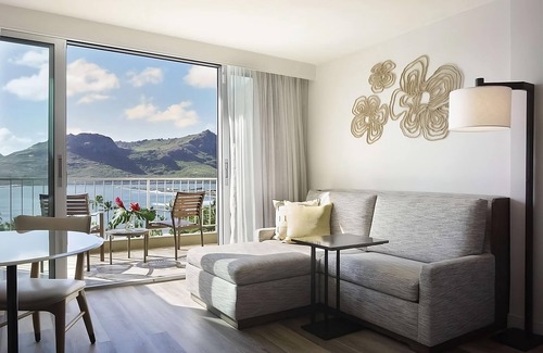 Lihue Hotel | Ocean View Retreat: Spacious Rooms Near Kauai Adventures