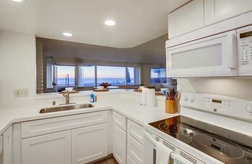 Central Mission Beach House | Oceanfront Retreat with Huge Patio & Top Guest Rating 9/10
