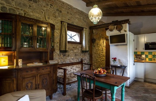 Strassoldo House | Enchanting Castle Home with Garden, Beach & 9.8/10 Rating