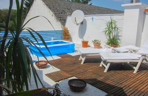 Lobau House | Elegant Retreat at 2-Luxus am Rande with Pool & Family Fun