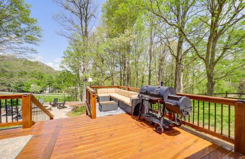 Boone House | 2 Mi to Appalachian State Cabin with Outdoor Spaces