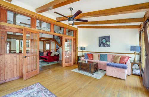 Boone House | 2 Mi to Appalachian State Cabin with Outdoor Spaces