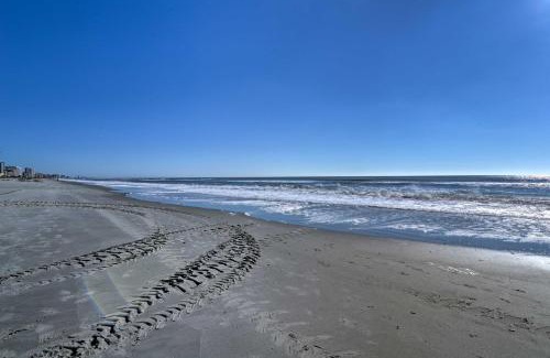 Atlantic Beach House | Family-Friendly Atlantic Beach Escape near Barefoot Landing