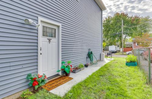 West Haven Apartment | 2 Mi to Beach, Shared Yard Space West Haven Apt!