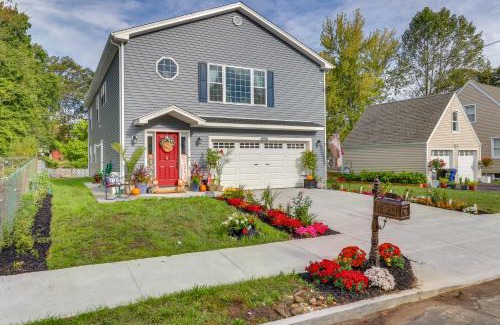 West Haven Apartment | 2 Mi to Beach, Shared Yard Space West Haven Apt!