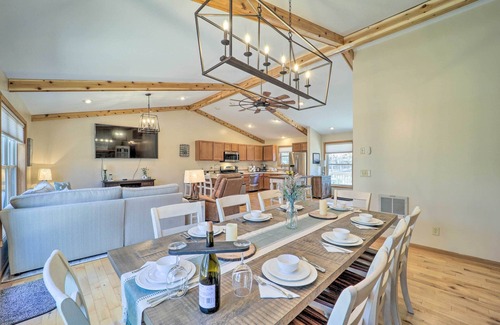 Beech Mountain Cottage | Inviting Family Retreat Just 2 Miles from Beech Mountain!