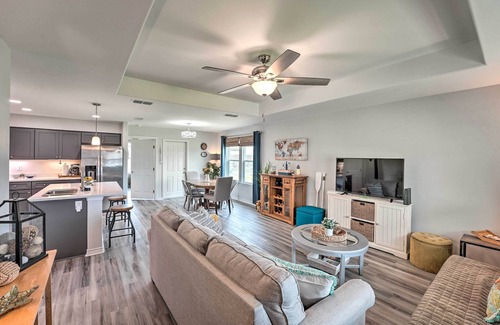 San Patricio County House | RR Sea House: Oceanfront Escape with Spa & Breakfast