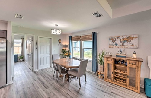 San Patricio County House | RR Sea House: Oceanfront Escape with Spa & Breakfast