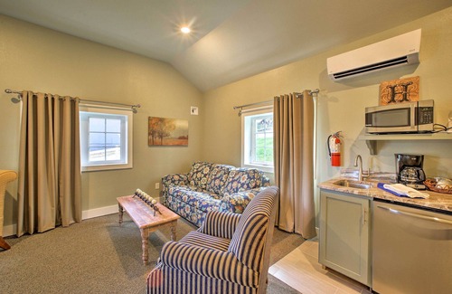 Downtown Branson Cottage | Beautiful Branson Cottage with Pool Access, 2 Mi to the Strip