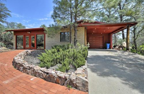 Prescott House | Serene Forest Retreat - Cozy Prescott Cottage with Patio