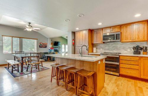 Estes Park House | Relaxing Estes Park House with Hot Tub and Mountain Views