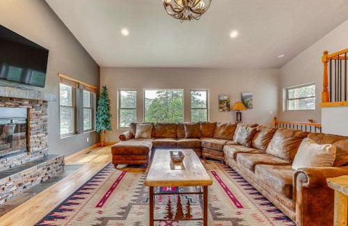 Estes Park House | Relaxing Estes Park House with Hot Tub and Mountain Views