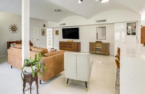 Tallahassee House | 2 Mi to FSU Unique Home with Patio and Spacious Yard