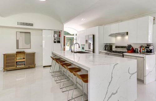 Tallahassee House | 2 Mi to FSU Unique Home with Patio and Spacious Yard