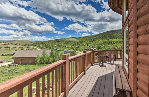 Innsbruck Val Moritz House | Relaxing Granby Home with Hot Tub, Near Granby Ranch