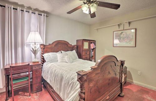 West Arlington House | Family-Friendly Home with Deck Near Lake Arlington