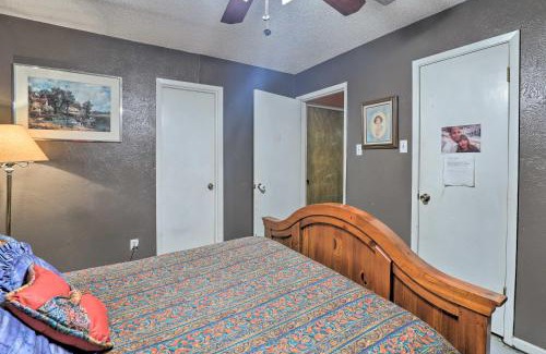 West Arlington House | Family-Friendly Home with Deck Near Lake Arlington
