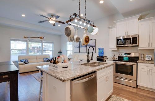 Montgomery House | 2 Mi to Lake Conroe Access Home with Pool Table!