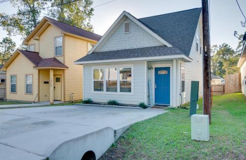 Montgomery House | 2 Mi to Lake Conroe Access Home with Pool Table!