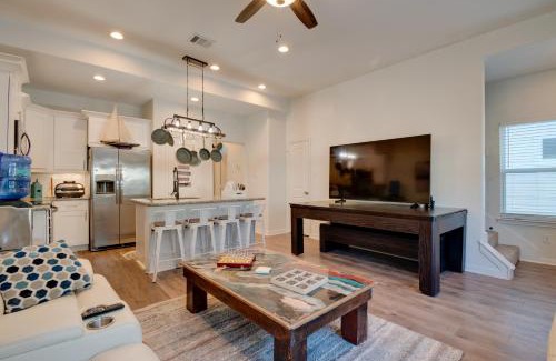 Montgomery House | 2 Mi to Lake Conroe Access Home with Pool Table!