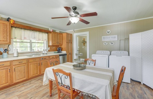 Lineville Cottage | Relaxing Lineville Farmhouse: Steps from Lake Wedowee