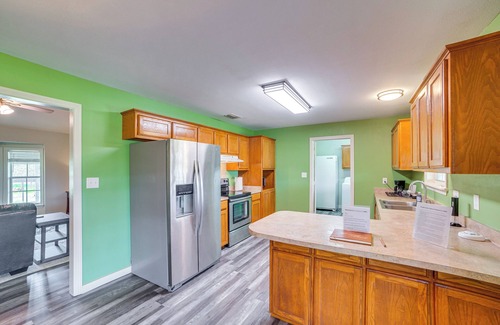 Dogwood House | 2 Mi to Lake Monticello: Home w/Large Decks!
