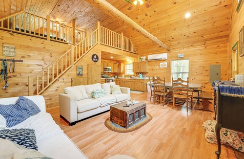 Standish Cottage | 2 Mi to Marina & Beach: Frye Island Retreat!