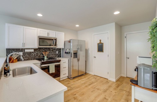 Port Angeles Apartment | 2 Mi to Olympic National Park: Hot Tub Haven!