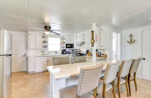 Surfside Beach House | 2 Mi to Public Beach: Pet-Friendly Freeport Home!