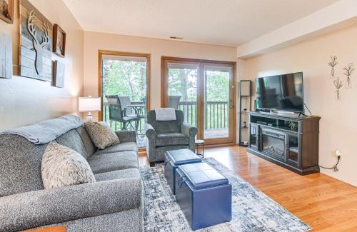 Notch Estates Apartment | 2 Mi to Silver Dollar City Branson West Condo!