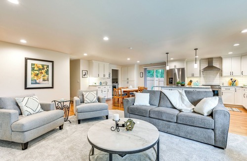 Puyallup House | 2 Mi to State Fair: Puyallup Home w/Private Yard!