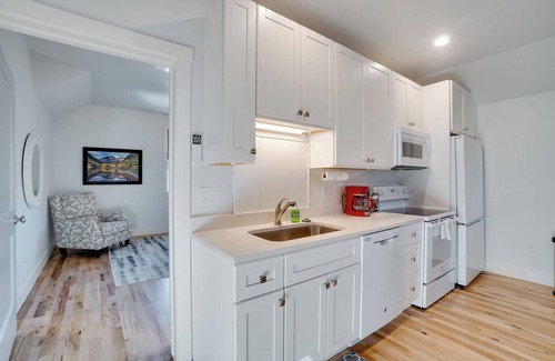 Castle Rock House | Inviting Castle Rock Retreat with Fireplace & Spa Amenities