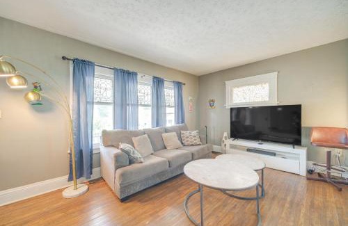 Old Brooklyn Apartment | 2 Mi to Zoo Charming Apt with Balcony in Cleveland