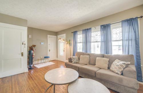 Old Brooklyn Apartment | 2 Mi to Zoo Charming Apt with Balcony in Cleveland
