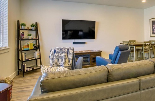 Providence House | Pet-Friendly Providence Townhome Near USU and Dining