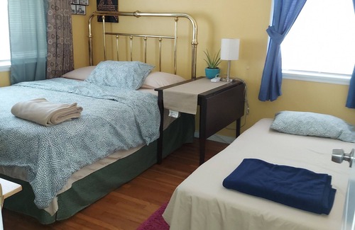 Sun Valley Bed & Breakfast | Convenient Stay Near Burbank Airport & Universal City