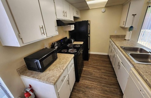 Tallahassee House | Convenient Stay Near FSU with Pool & Twin King Beds