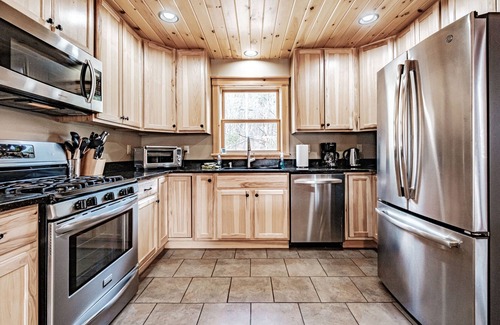 Sunday River Area Ski Chalet | Unforgettable Adventures Await Near Sunday River Resort!