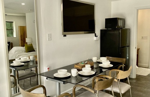 Poiciana Park II Apartment | Bright King Studio Steps from the Beach with Ocean Views