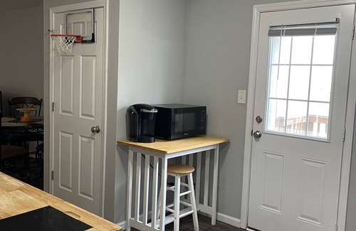 Clarksville Apartment | Ideal Location: 2-Bedroom Retreat Near Fort Campbell
