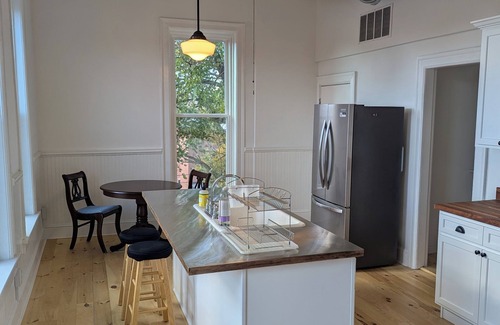 Troy House | 2 Min to RPI Modern Space + Fast WiFi