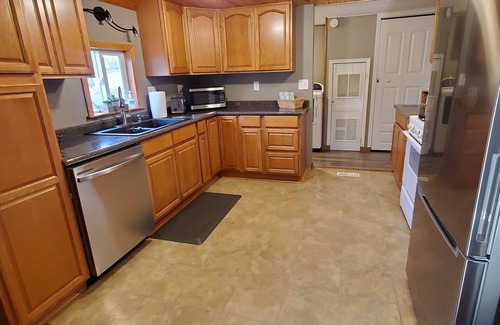 Watkins Glen House | Ideal Stay Near Watkins Glen Race Track & Wine Country
